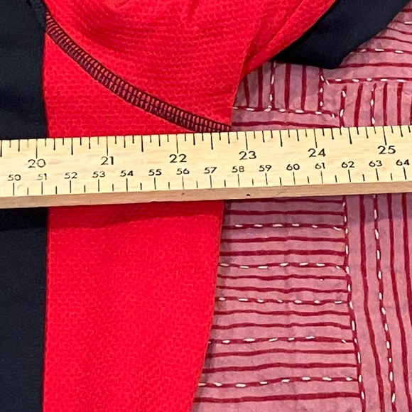 Saucony XL men’s sweater Performance with Quarter-Zip front pocket at top left. - Picture 11 of 16